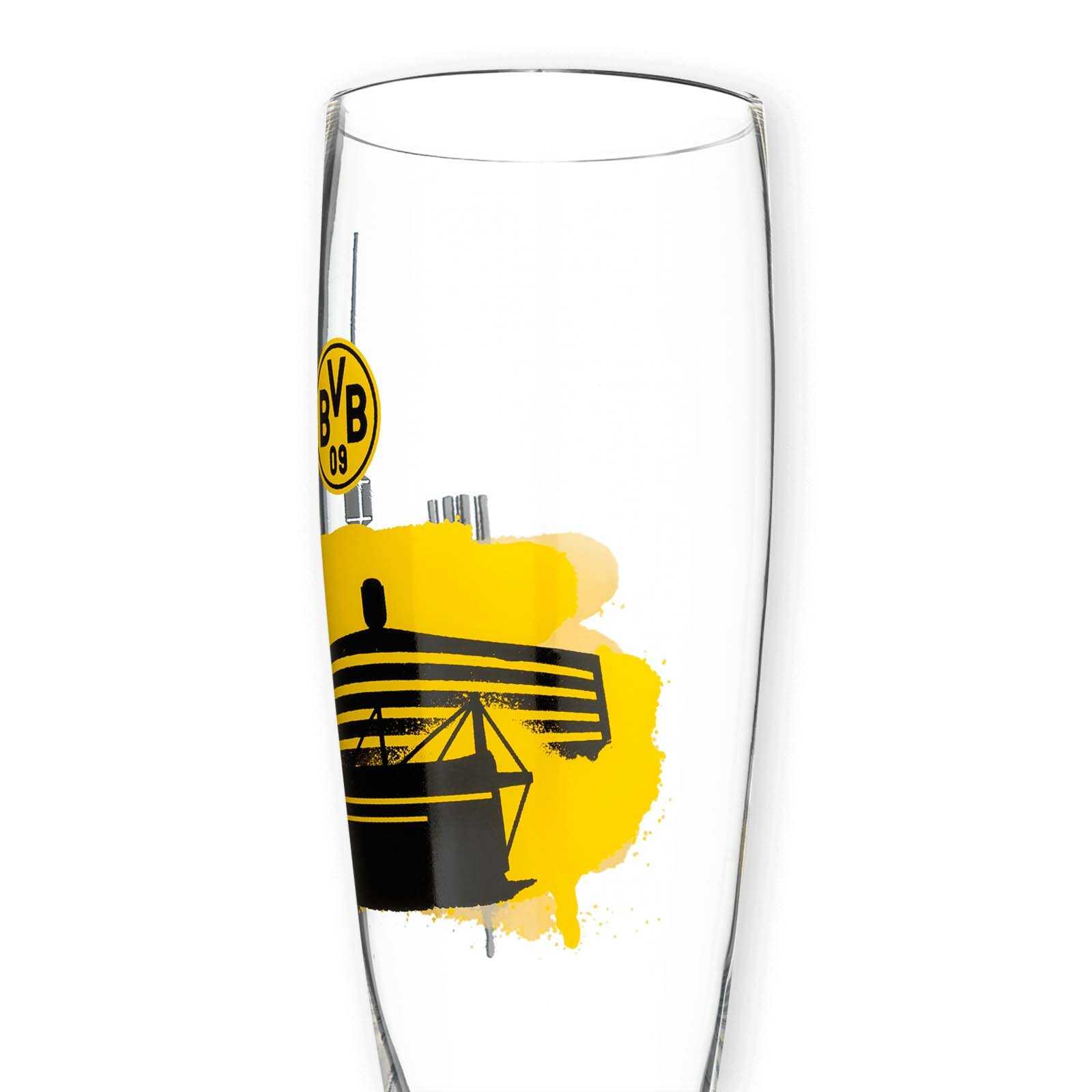 Vorderansicht des BVB-Weizenglases mit schwarzgelbem SIGNAL IDUNA PARK-Motiv und BVB-Emblem auf transparentem Glas.
