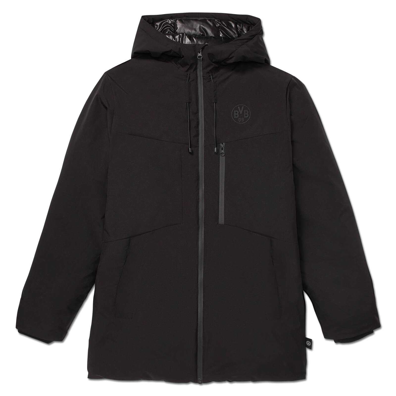 Vorderansicht des BVB Parka schwarz 24-25 mit Kapuze, Reißverschlüssen und dezentem BVB-Emblem auf der Brust.