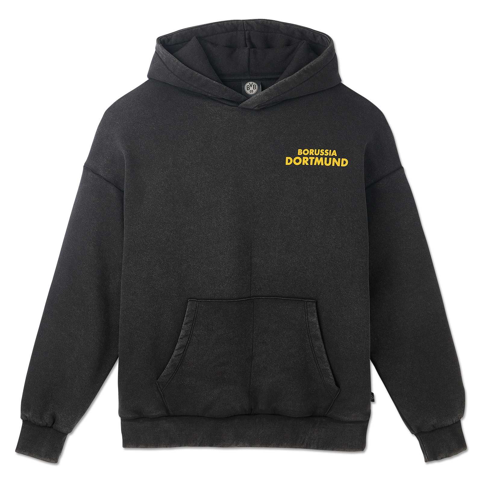 Vorderansicht des BVB Retro Hoodie schwarz mit gelbem "Borussia Dortmund" Schriftzug links auf der Brust und BVB-Emblem im Nackenbereich innen.