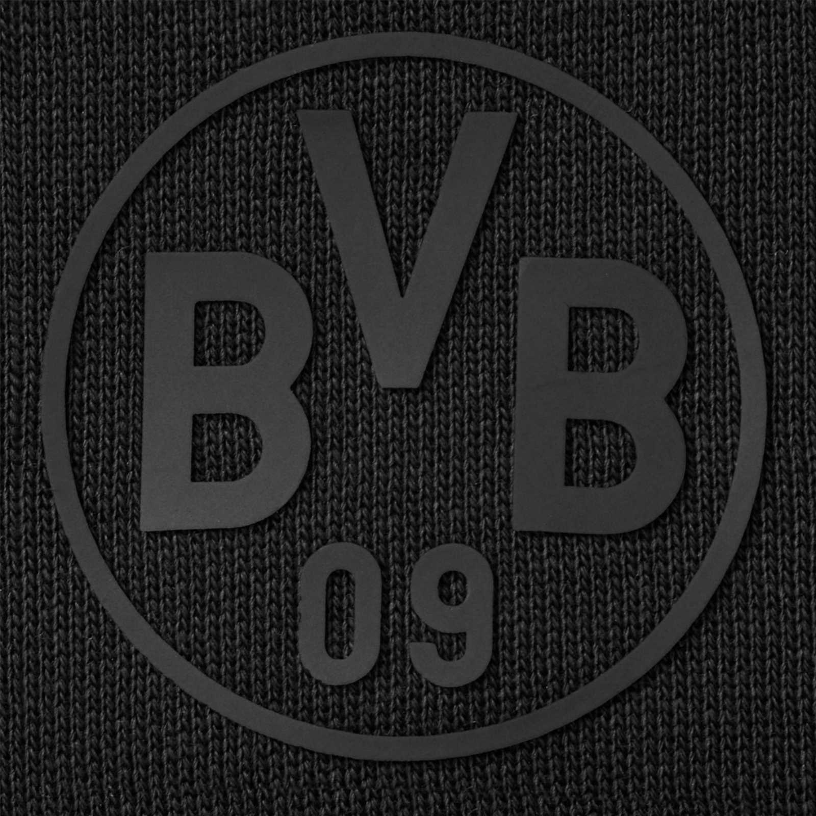 Detailansicht des BVB Underground Crewneck mit großem, dezentem BVB-Emblem auf schwarzem Strickstoff.