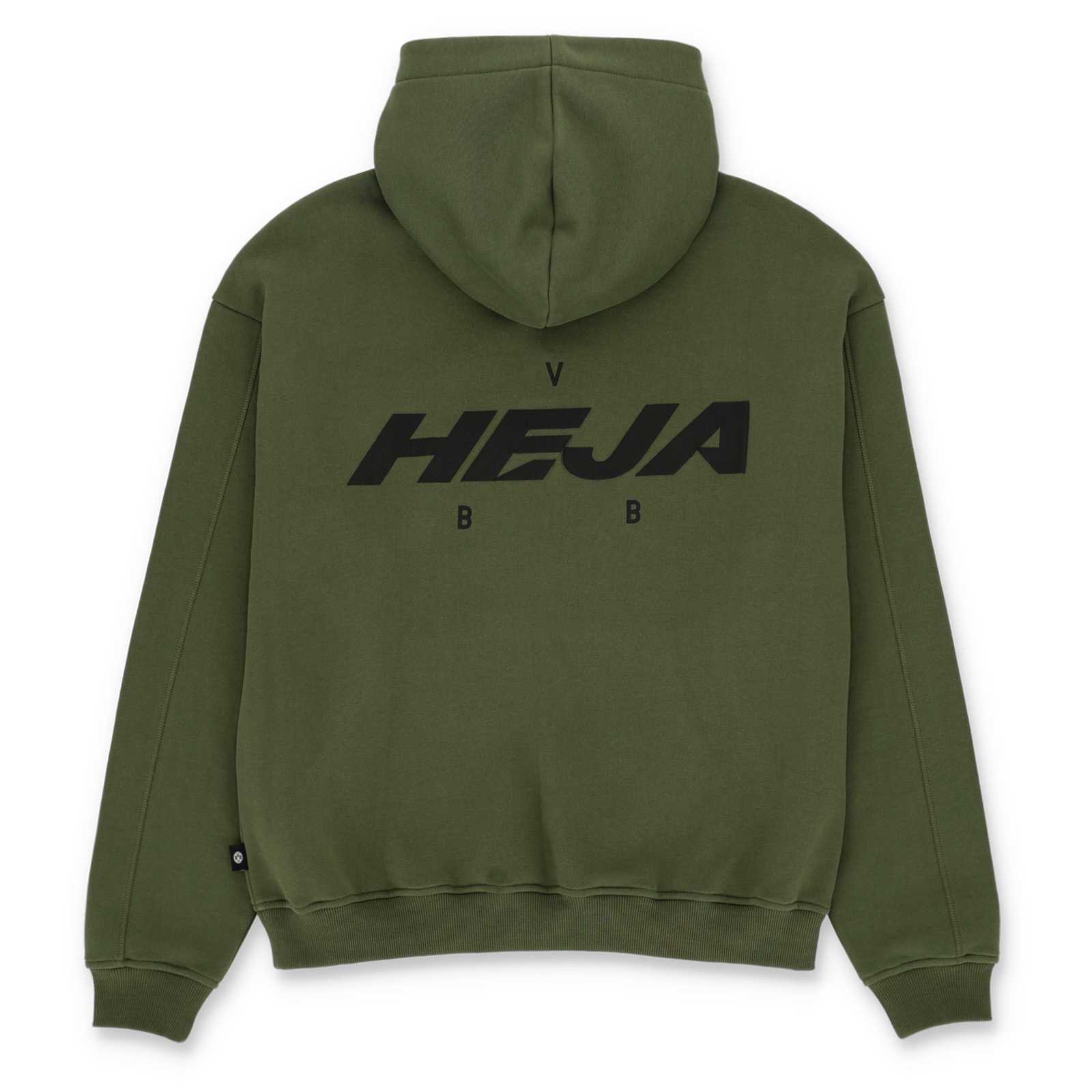 Rückansicht des Hoodies in petrol mit großem schwarzem HEJA-Aufdruck auf dem Rücken