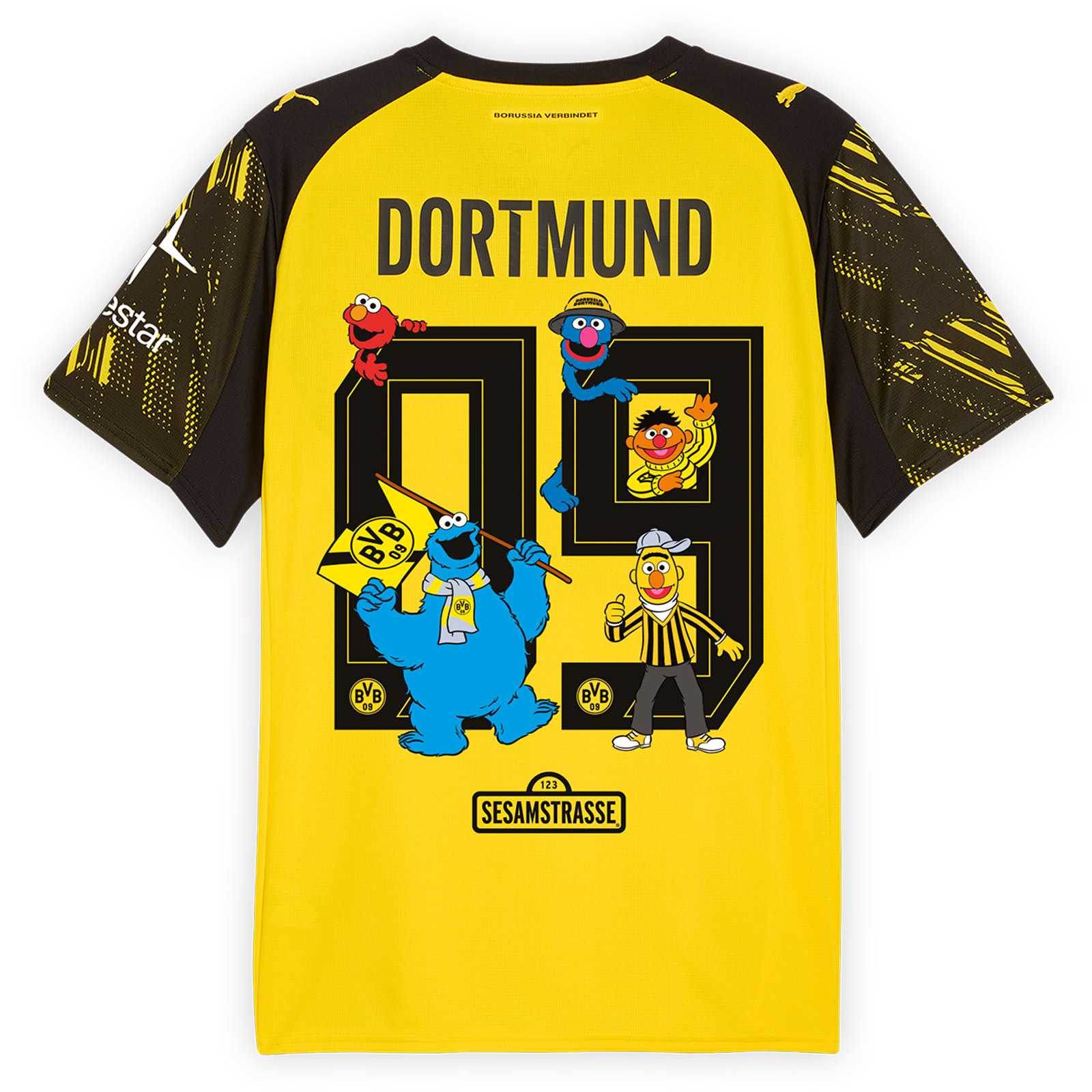 Die Rückansicht des Heimtrikots 25-26 mit der Aufschrift Dortmund, mit Sesamstraßen-Trikotflock mit der Zahl 09, verschiedenen Charakteren und dem Straßenschild der Sesamstraße.
