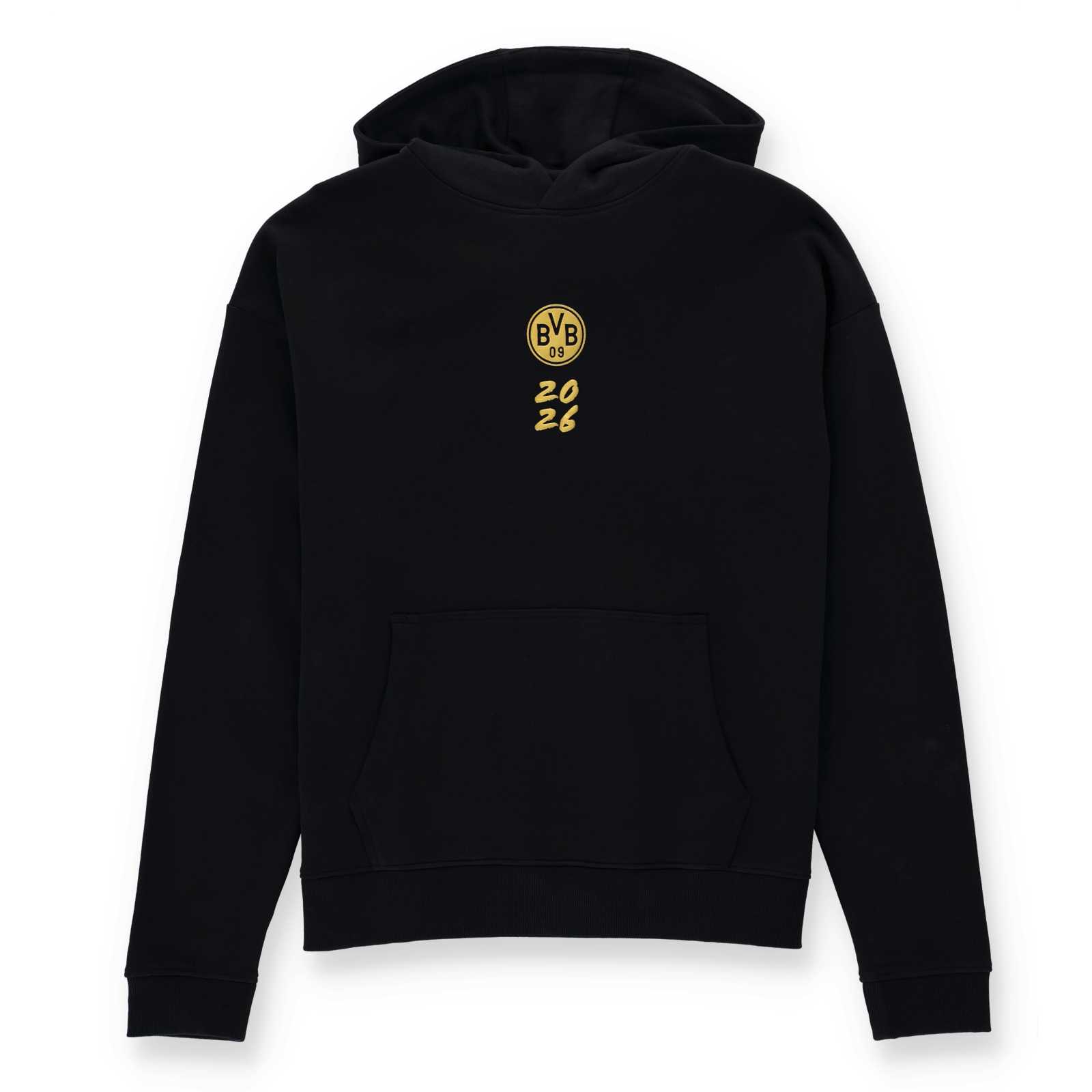 Die Vorderansicht des schwarzen Hoodies mit goldenem BVB-Emblem und der Jahreszahl 2026 auf der Brust.