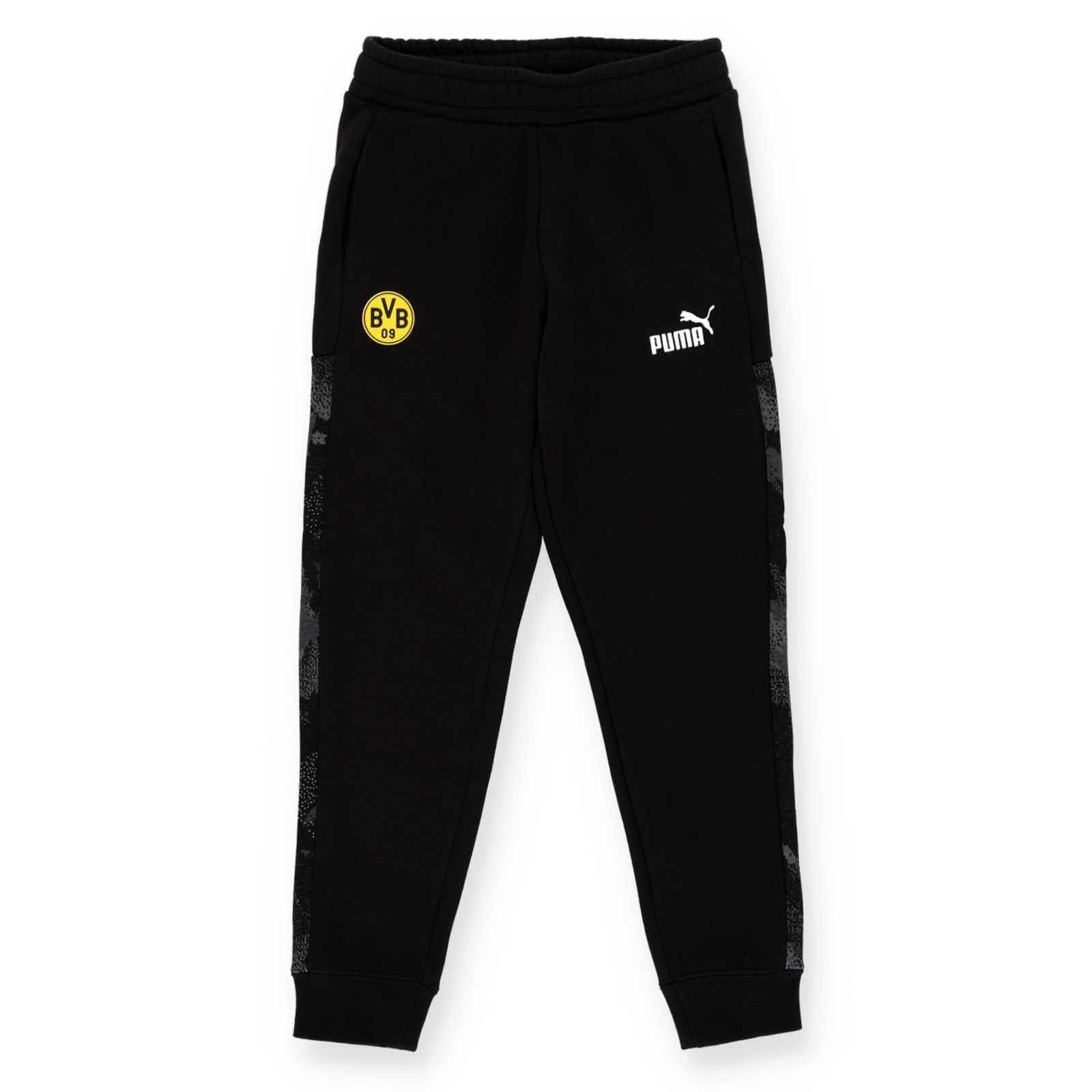 Die Vorderansicht der schwarzen Jogginghose mit weißem PUMA-Logo und BVB-Emblem auf den Beinen