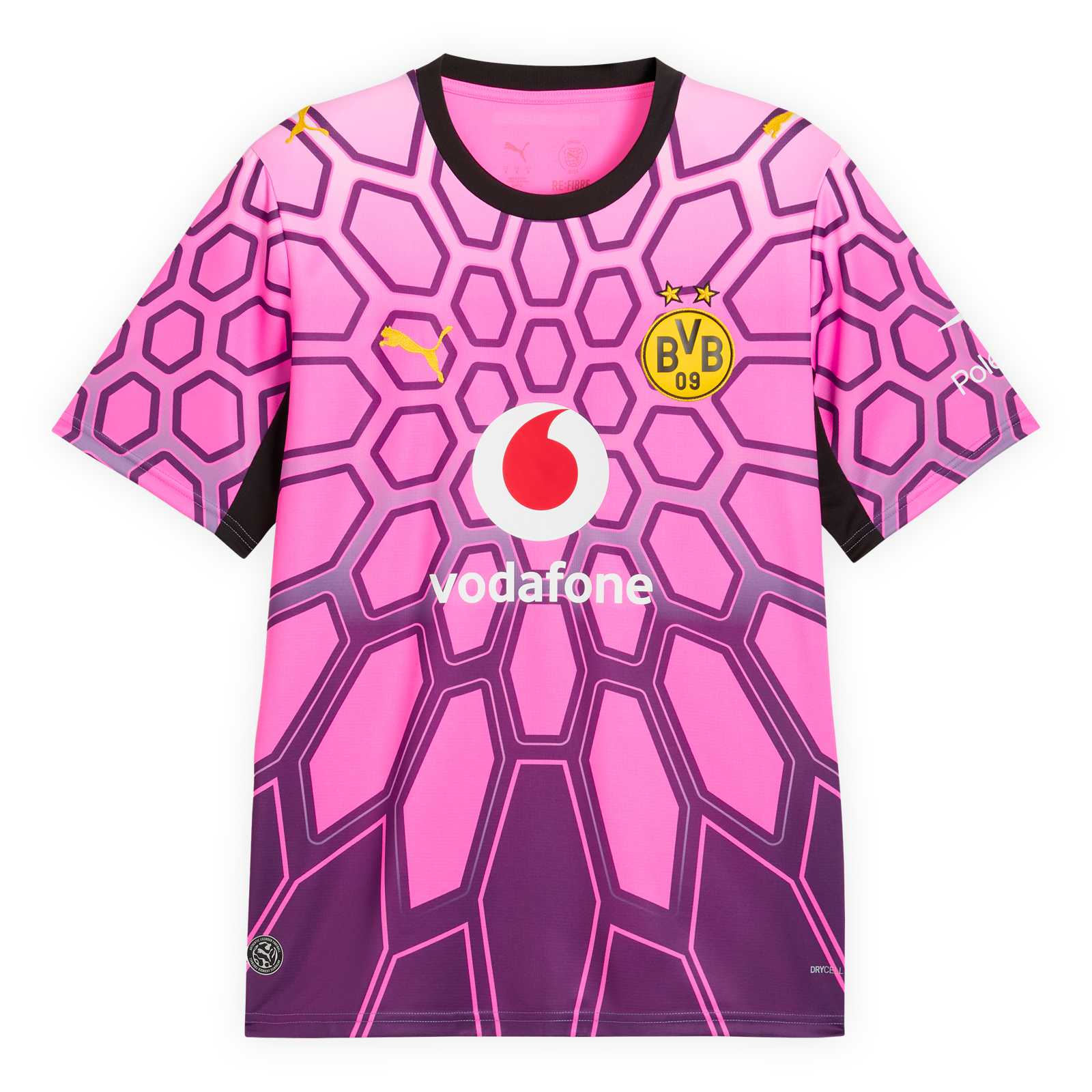 Die Vorderansicht des Torwart-Trikots mit pink-lila Muster, kurzen Ärmeln, gelber PUMA-Katze, BVB-Emblem und Vodafone-Logo auf der Brust.